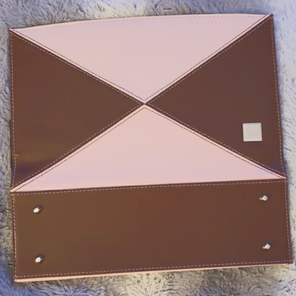Miche vintage magnetic purse cover . Like new condition never used.